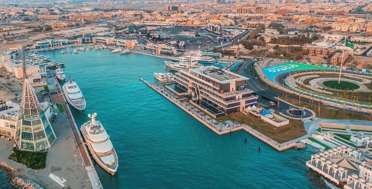 أرامكو تفتتح أول محطة بحرية لتزويد اليخوت بالوقود في المملكة