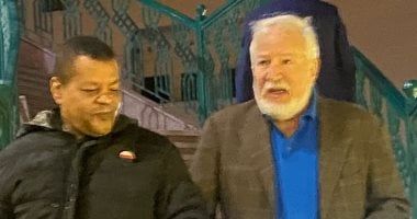 إنجى المقدم ويحيى خليل فى عزاء المخرج الراحل طارق الكاشف