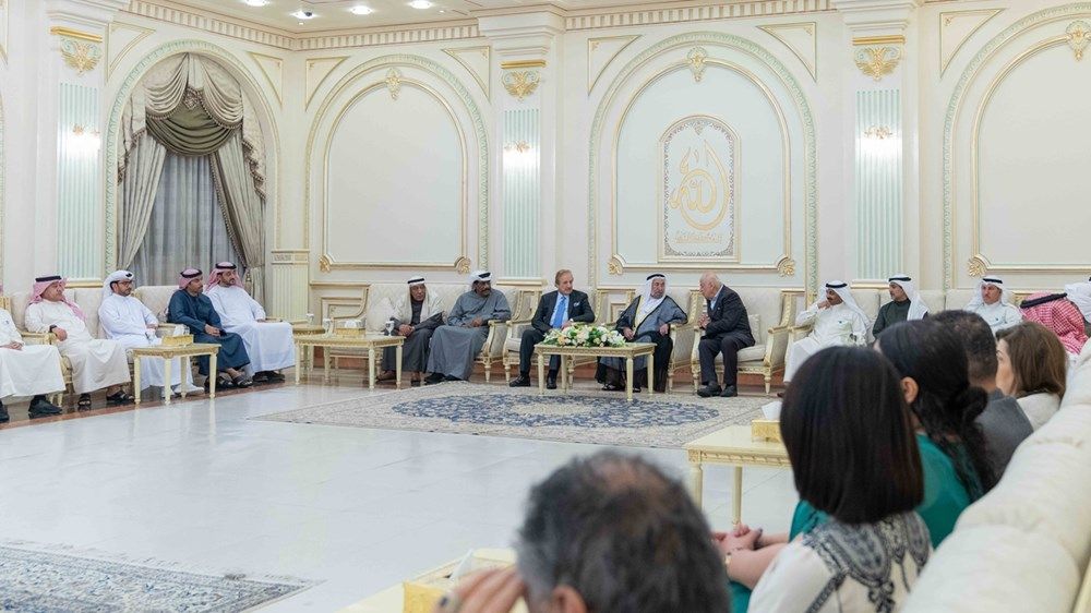 سلطان القاسمي يشهد حفل ختام أيام الشارقة المسرحية ويكرم الفائزين بجوائزها