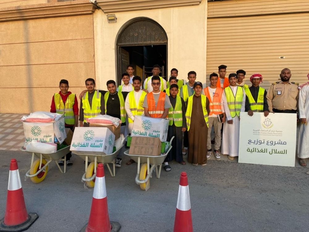 "خيرية أم الساهك" توزع 750 سلة غذائية وتستعد لإطلاق 5 برامج في رمضان