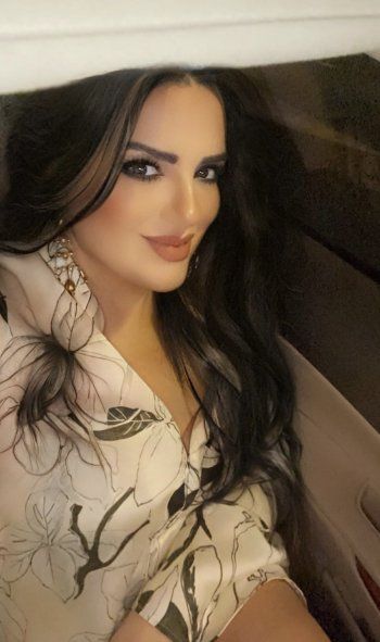 كلودا الشمالي تتألق في أحدث إطلالة لها