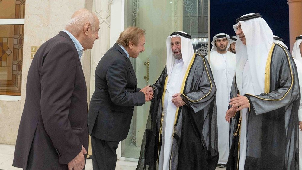 سلطان القاسمي يشهد حفل ختام أيام الشارقة المسرحية ويكرم الفائزين بجوائزها