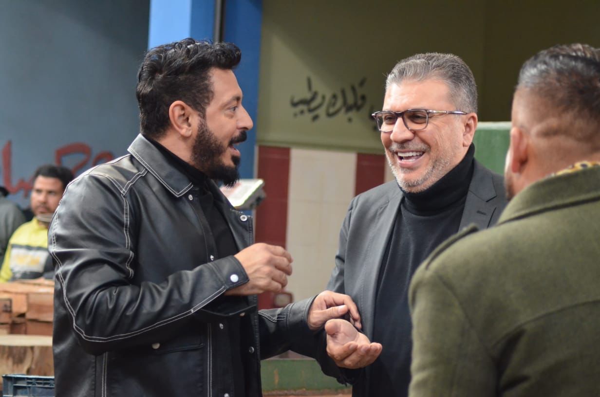 عمرو الليثي يقدم حلقة خاصة من مكان تصوير مسلسل "المعلم" لمصطفي شعبان
