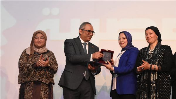 تكريم 12 من مبدعات هيئة قصور الثقافة في احتفالية المرأة المصرية
