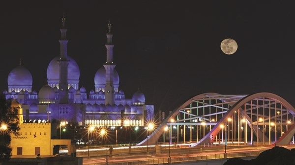 رمضان الإمارات.. أجواء روحانية وفعاليات مجتمعية