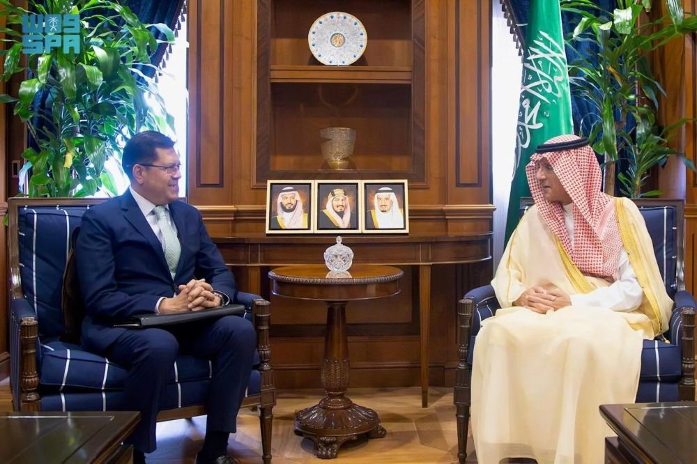 وزير الدولة للشؤون الخارجية يستقبل سفير المكسيك لدى المملكة