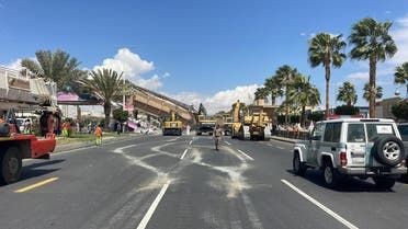 الخليج اليوم .. سقوط جسر مشاة في خميس مشيط.. والبلدية تكشف التفاصيل