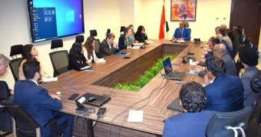 وزير الإسكان يتابع موقف تنفيذ محطات التحلية ضمن الخطة الاستراتيجية لتحلية مياه البحر