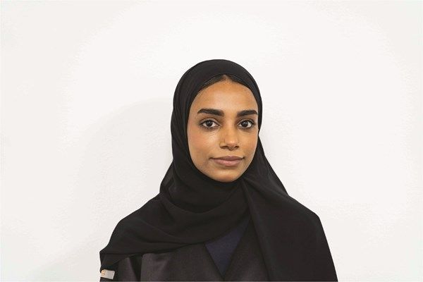 مريم أول إماراتية تصبح ضابط مراقبة الحركة الجوية في الشارقة