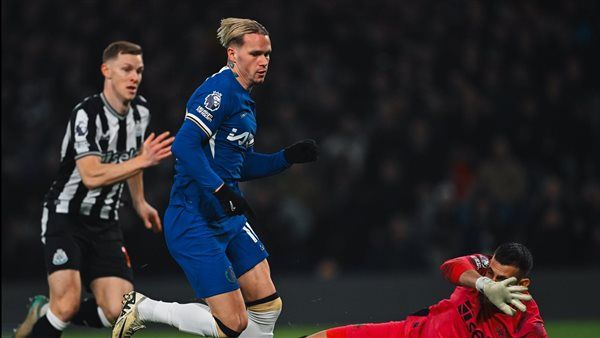 تشيلسي يضرب نيوكاسل بثلاثية في الدوري الإنجليزي