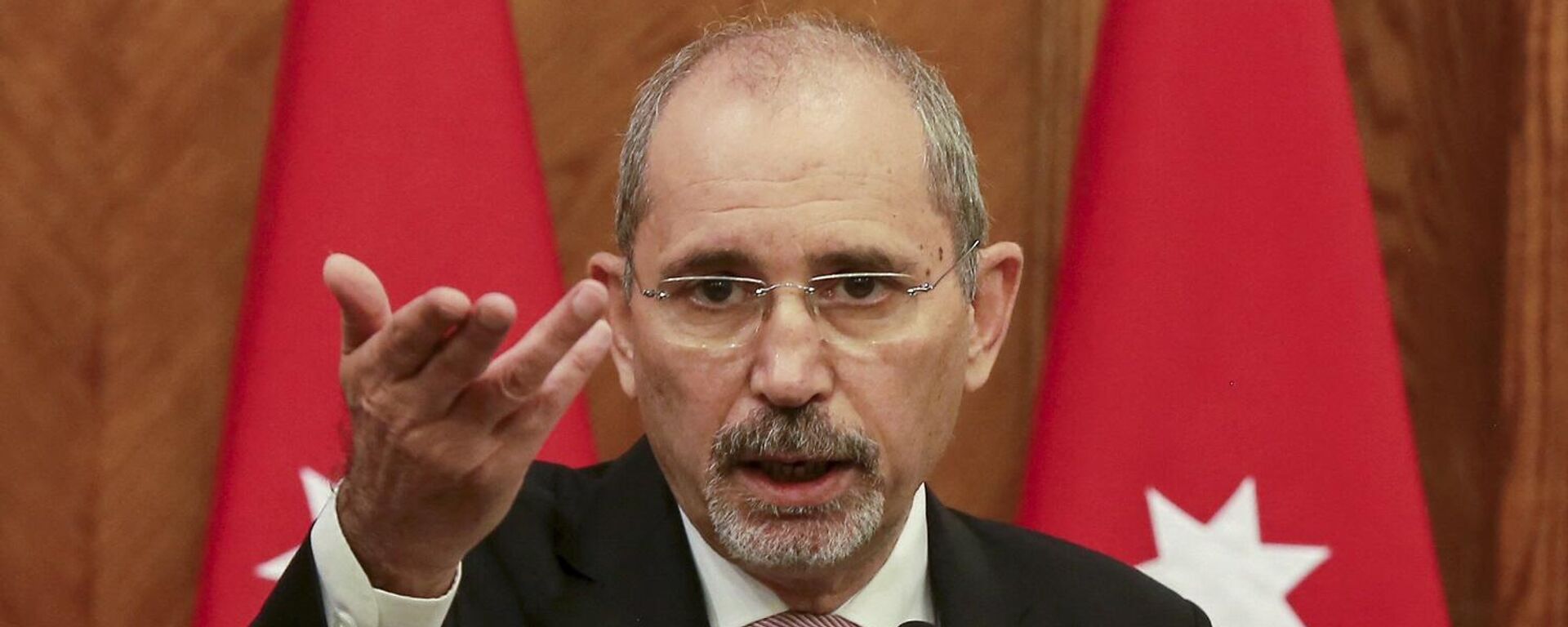 وزير فلسطيني لـ"الخليج 365": السماح بخصم أموال من السلطة لصالح المستوطنين قرصنة إسرائيلية جديدة