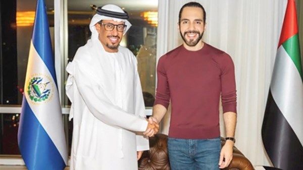 رئيس السلفادور يستقبل سفير الإمارات بمناسبة انتهاء فترة عمله