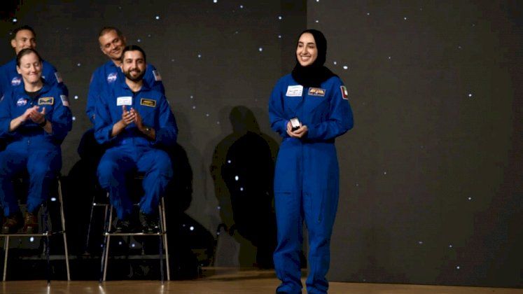 الإماراتية نورا المطروشي: "عيني على القمر"