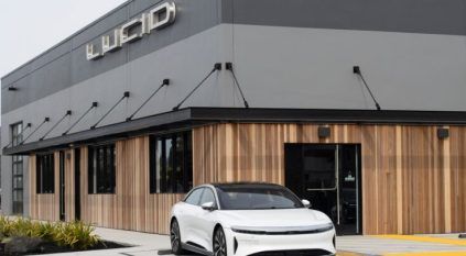 رد فعل عفوي من وزير الصحة على سؤال مسن: “أنتم وش تدورون هنا؟”