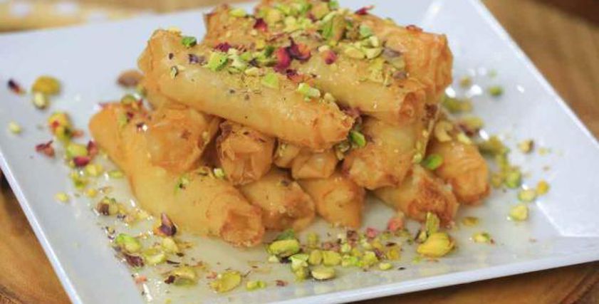 طريقة عمل أصابع الجلاش بالكريمة في المنزل.. «هتطلع زي الجاهزة بالظبط»