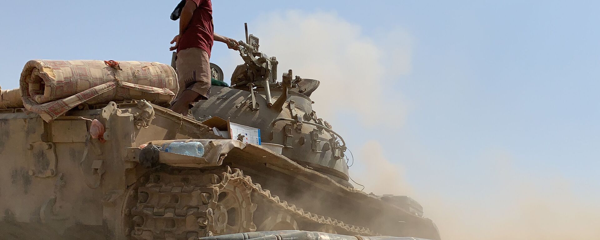 ما أهداف الانتقالي الجنوبي باليمن من الدفع بقطع حربية إلى البحر الأحمر؟