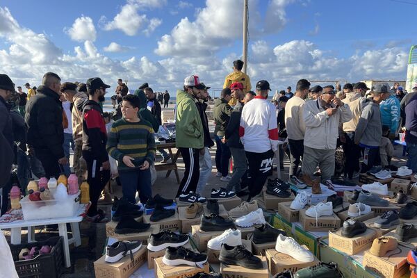 سوق "الحوت" عادة رمضانية ثابتة في مدينة بنغازي الليبية... صور