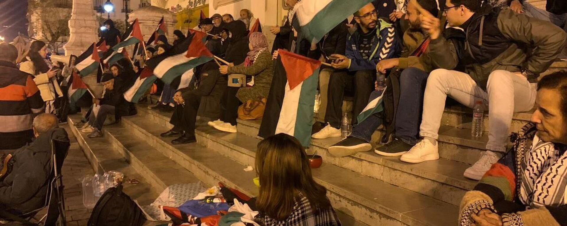 إسرائيل تضع حواجز حديدية على بوابات للمسجد الأقصى