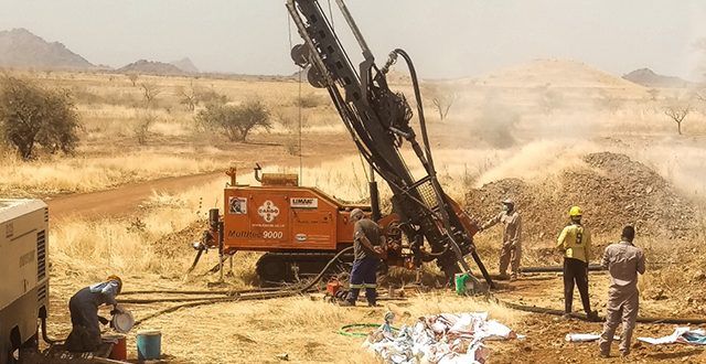 العاملون بالنشاط التعديني بالشمالية يهنئون الشعب السوداني وقواته المسلحة بالانتصارات