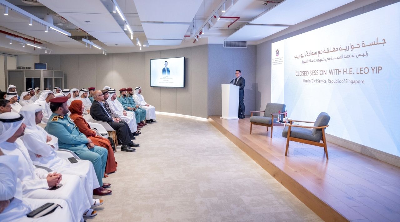الخليج اليوم .. سنغافورة تشيد بالمستوى المتميز للإدارة الحكومية في الإمارات