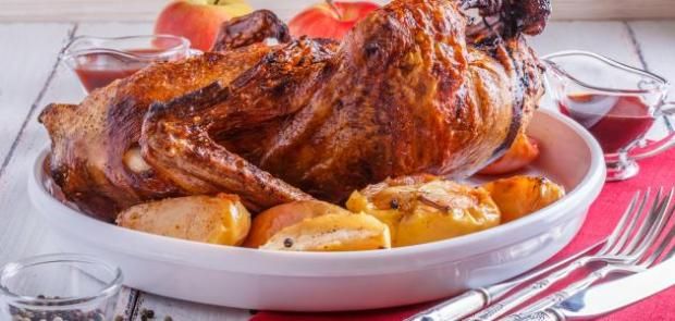 «هيشرفك في العزومات».. طريقة عمل البط بالمرتة على أصوله