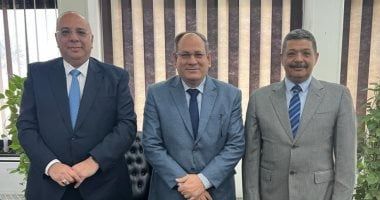 رئيس الطاقة الذرية يلتقى برؤساء "بحوث الصحراء" و"البحوث الزراعية" لبحث سبل التعاون