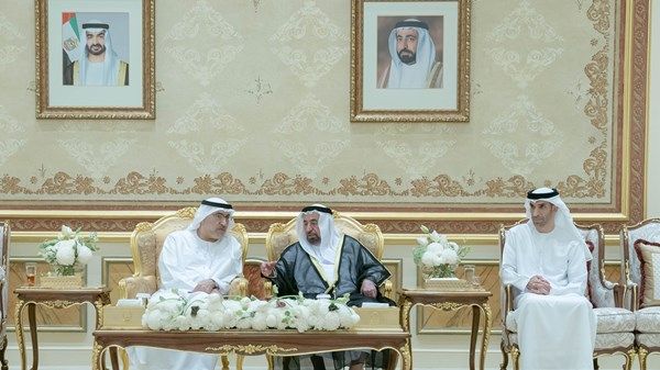 حاكم الشارقة يستقبل المهنئين بشهر رمضان المبارك في قصر البديع