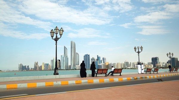 طقس اليوم صحو إلى غائم جزئياً ورطب ليلاً