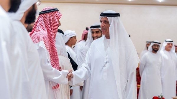 سعود بن صقر يواصل استقبال المهنئين بحلول رمضان