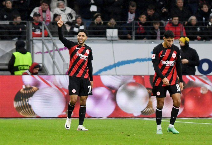 تقارير.. عمر مرموش على رادار عملاق الدوري الإنجليزي