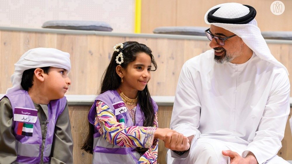 خالد بن محمد بن زايد يزور مقر المجلس الأعلى للأمومة والطفولة