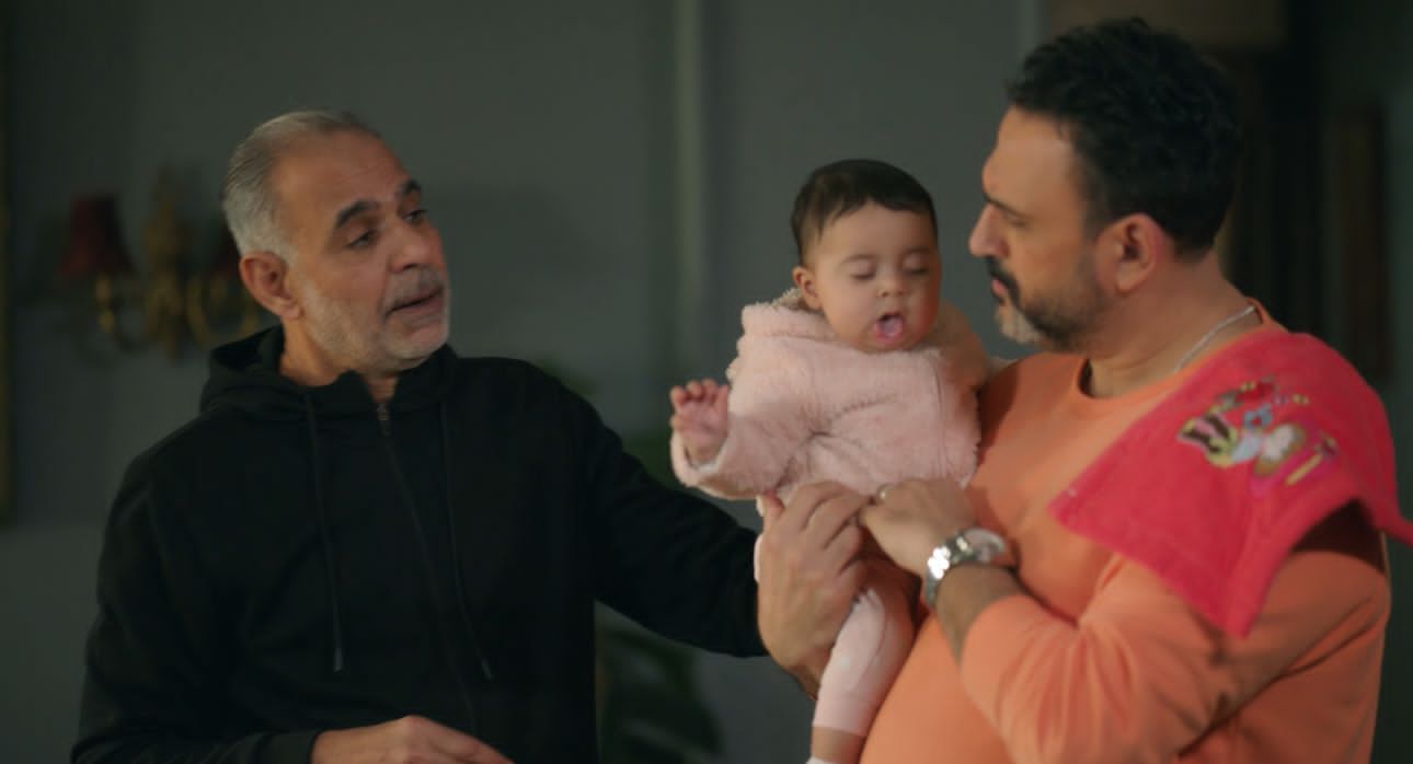 بابا جه الحلقة الخامسة.. أكرم حسني يتحوّل لأب مثالي
