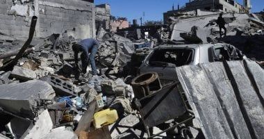 مروحية إسرائيلية تستهدف فلسطينيين ينتظرون مساعدات قرب دوار الكويت بمدينة غزة