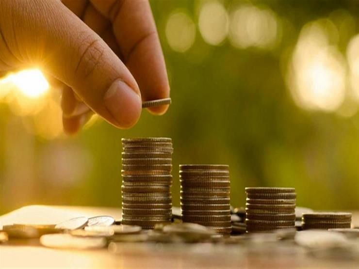 هل يجوز للمرأة الثرية إخراج زكاة الفطر عن زوجها.. المفتي يوضح