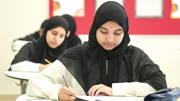 صعوبة «مصطلحات» الإنجليزية تفاجئ طلاب أبوظبي