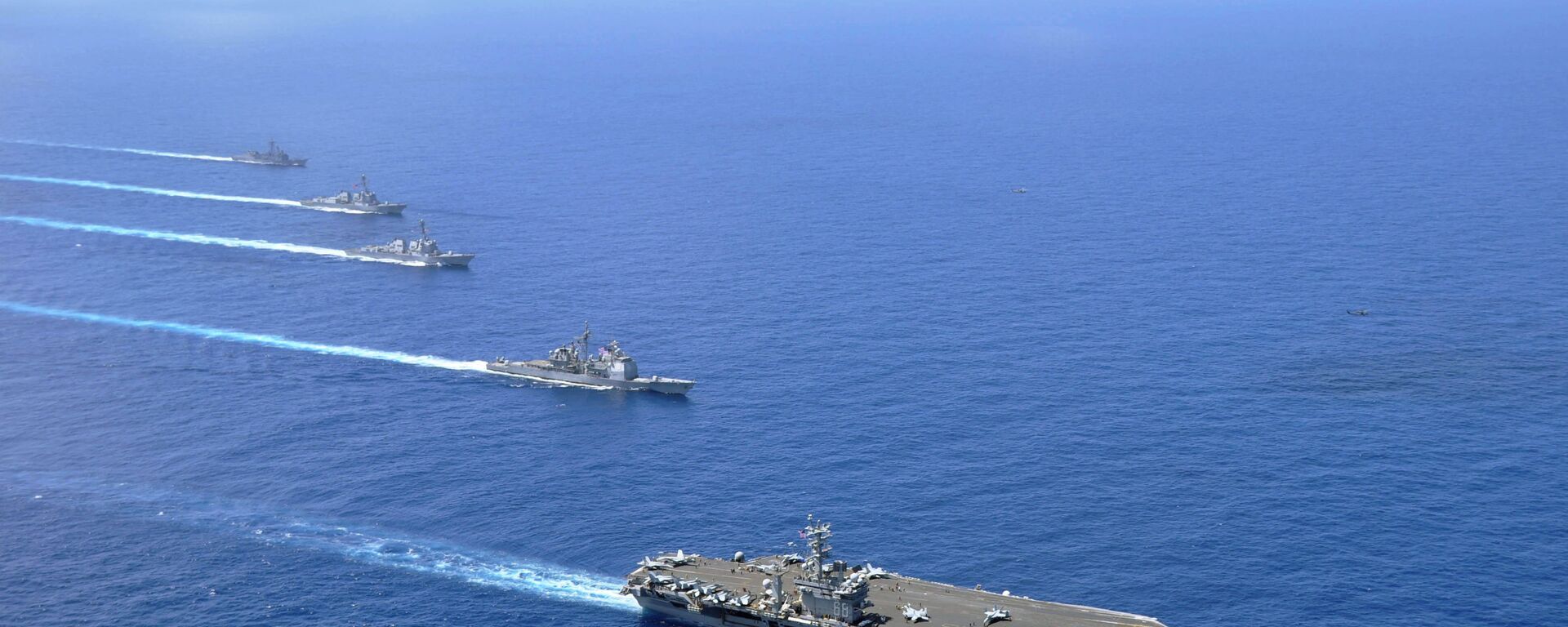 تحمل 200 طن من المواد الغذائية... وصول أول سفينة مساعدات إلى شواطئ غزة