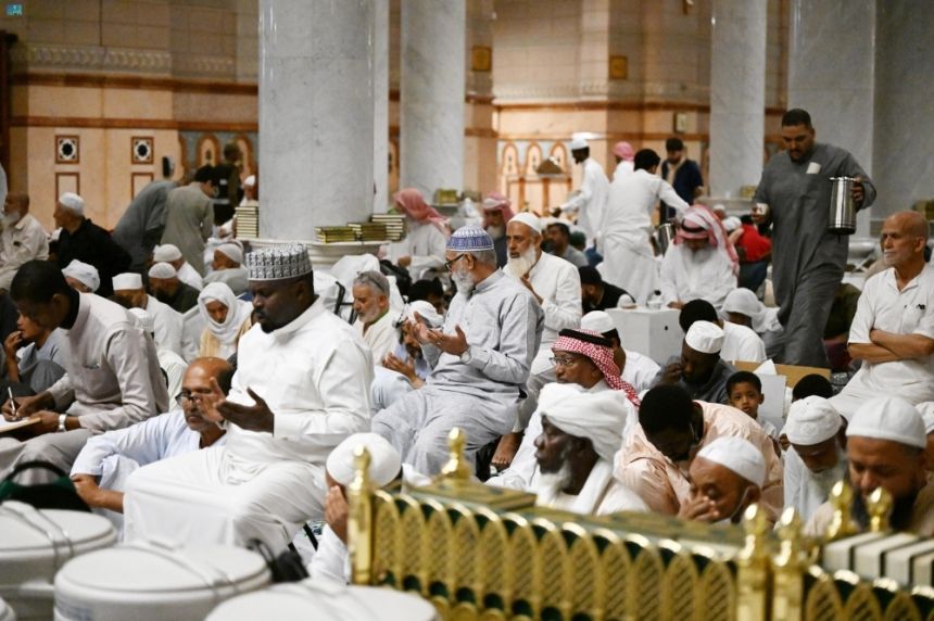 شاهد| أجواء روحانية بالمسجد النبوي في خامس أيام رمضان
