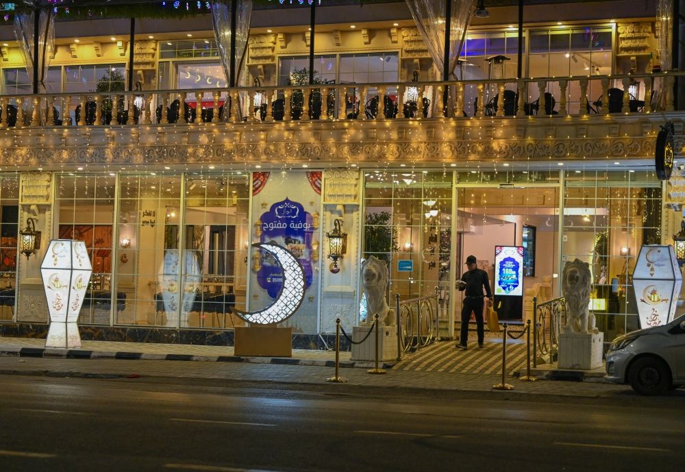 صور| الحدود الشمالية.. أجواء ربيعية وفعاليات متنوعة في ليالي رمضان