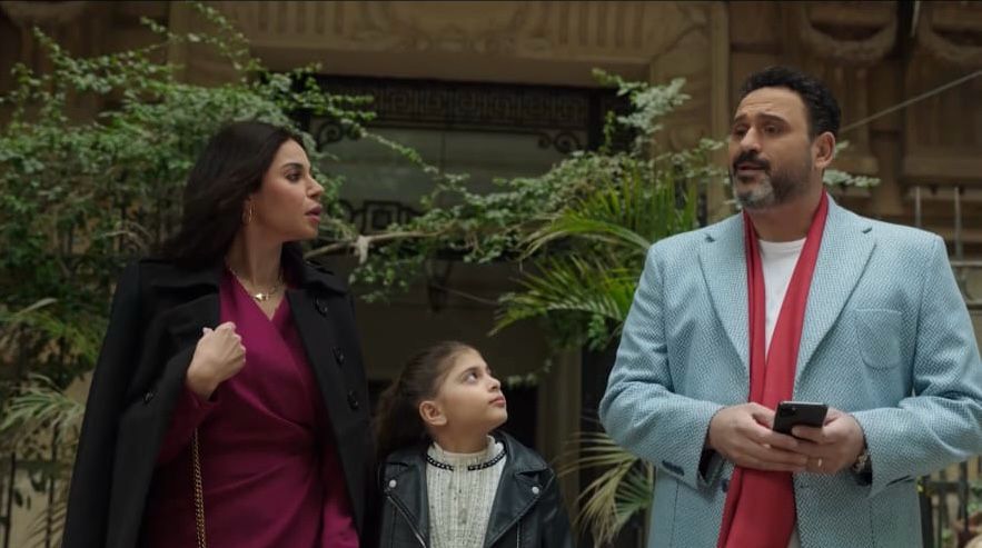 أكرم حسني يخسر عائلته بالتدريج في بابا جه الحلقة السادسة