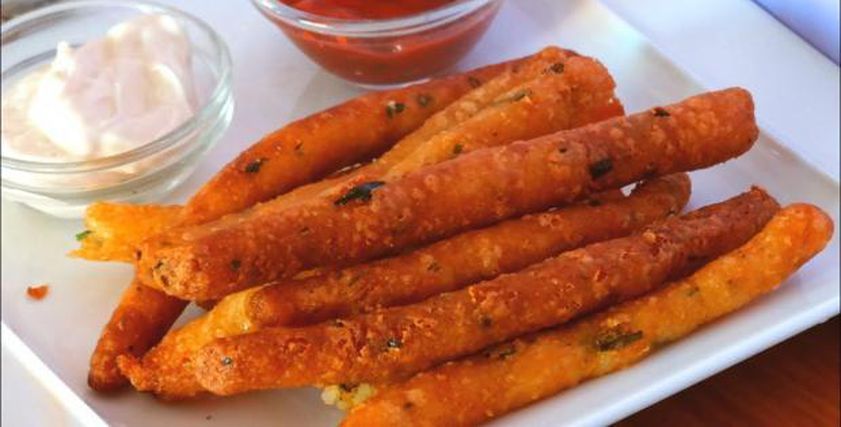 أسهل طريقة لعمل أصابع البطاطس المقرمشة.. «بخطوات سهلة للشيف حسن»