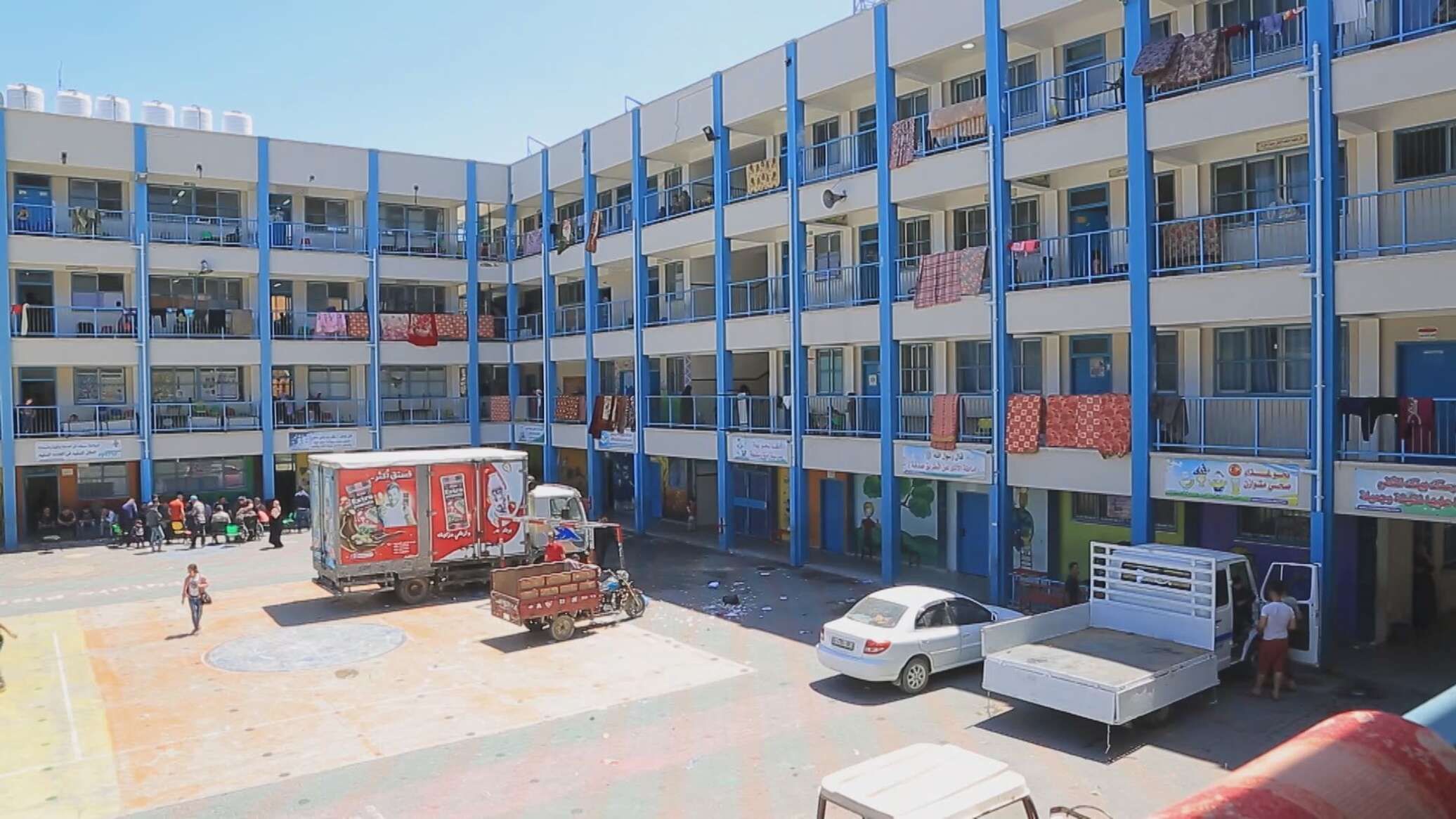 متحدث الأونروا لـ "الخليج 365": الأوضاع الصحية في تدهور مستمر والمساعدات نقطة في بحر الاحتياجات