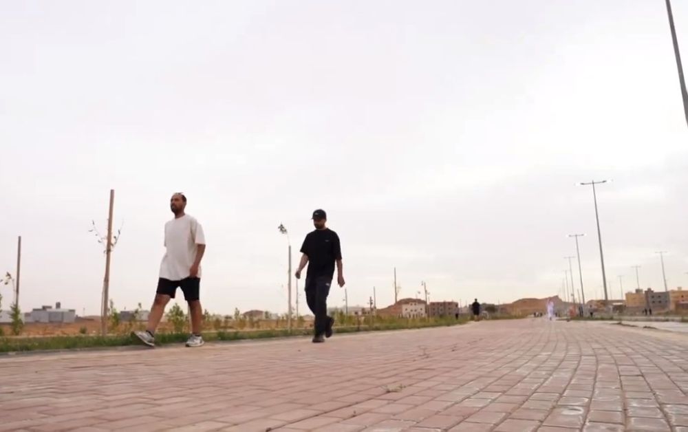 مسارات المشي بالجوف.. متنفس للشباب والعائلات في شهر رمضان