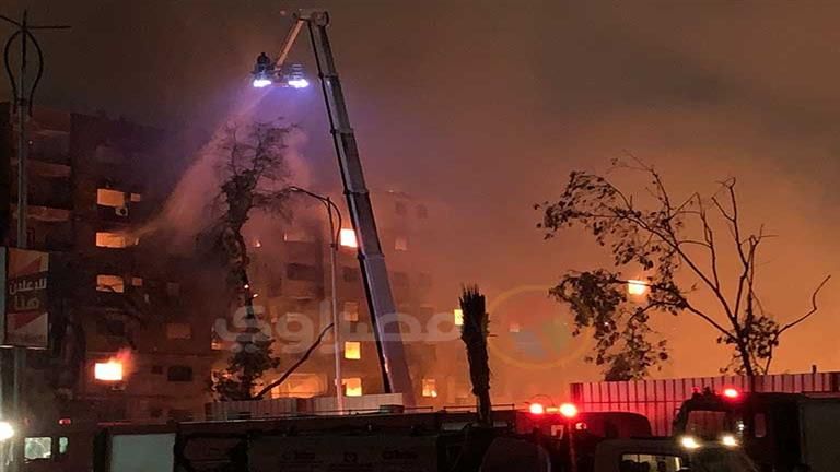 ترميم أو إزالة.. لجنة هندسية تفحص العقارات المتضررة من حريق استوديو الأهرام