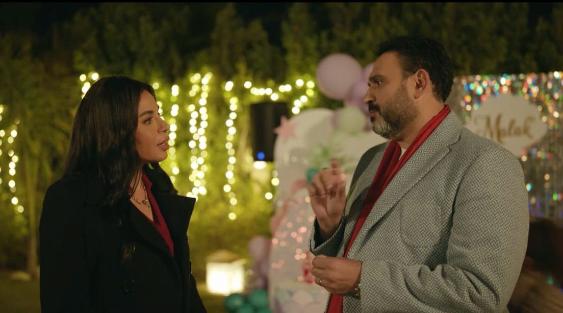 أكرم حسني يخسر عائلته بالتدريج في بابا جه الحلقة السادسة