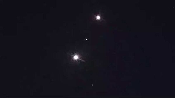 الاحتلال يلقي بالونات حرارية من سماء صيدا جنوب لبنان.. فيديو