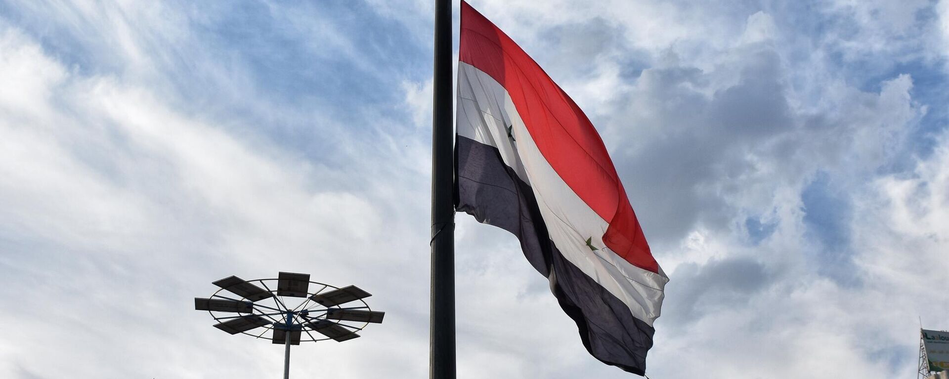 مقتل 15 مدنيا وإصابة آخرين أثناء بحثهم عن "الكمأة" شرقي سوريا