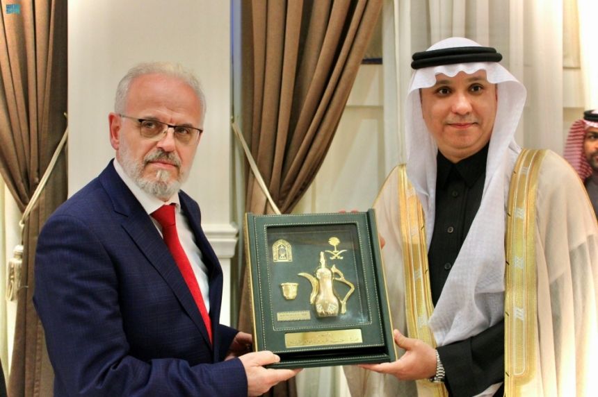 البوسنة والهرسك.. 700 صائم على مأدبة إفطار ضمن برنامج خادم الحرمين