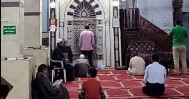 أذان العشاء فى سادس أيام رمضان من مسجد صلاح الدين بمدينة الأقصر.. فيديو