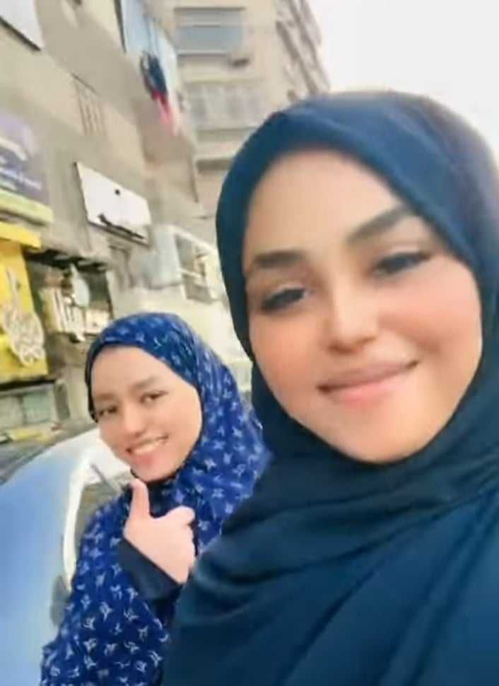 شاهد بالصورة والفيديو.. فتاة سودانية مقيمة في مصر تطعم مئات الصائمين في القاهرة يومياً وتعد بإكمال مبادرتها طوال الشهر الفضيل