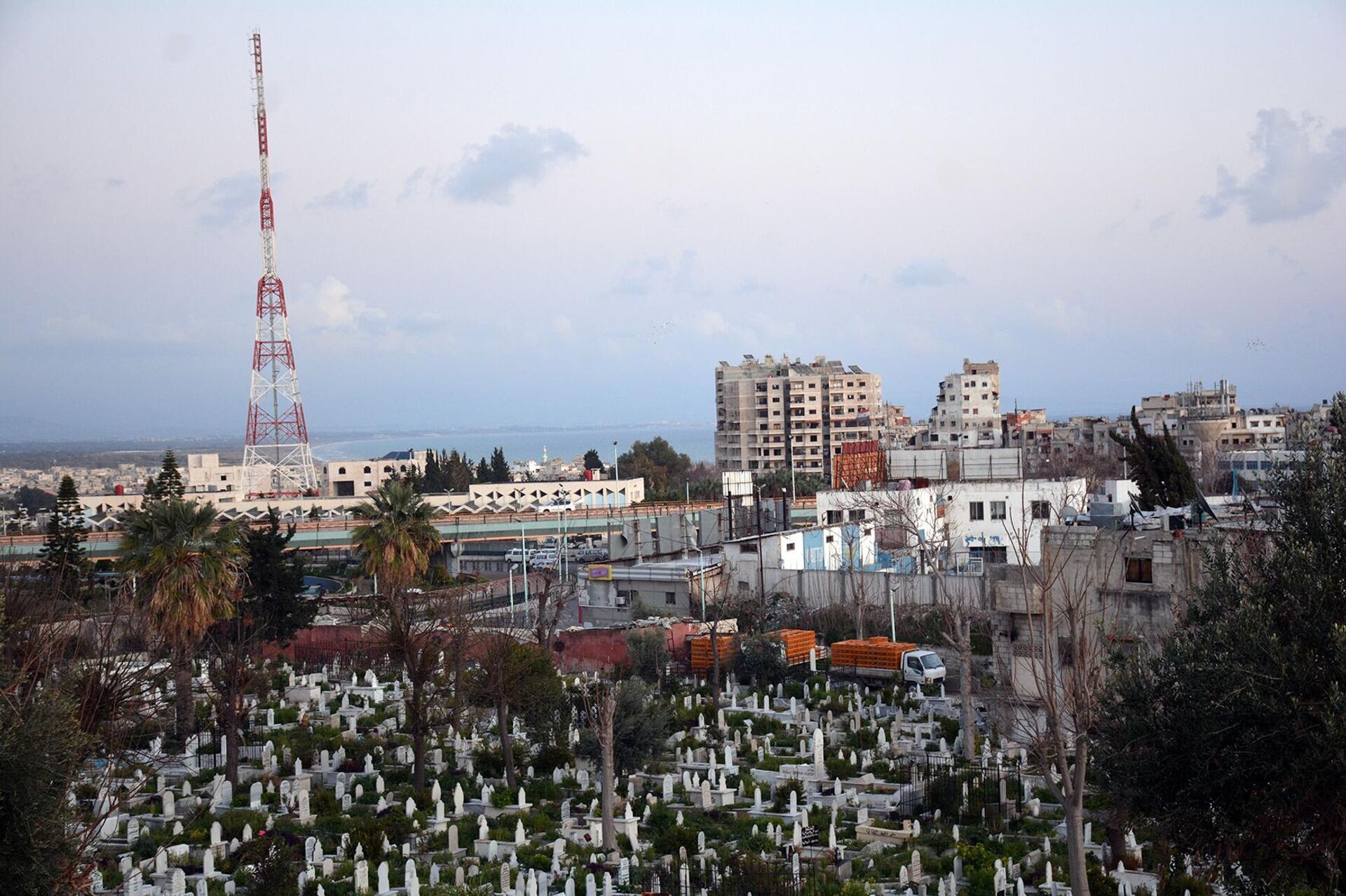 بعد 12 عاماً على صمته.. "مدفع رمضان" يعود إلى اللاذقية